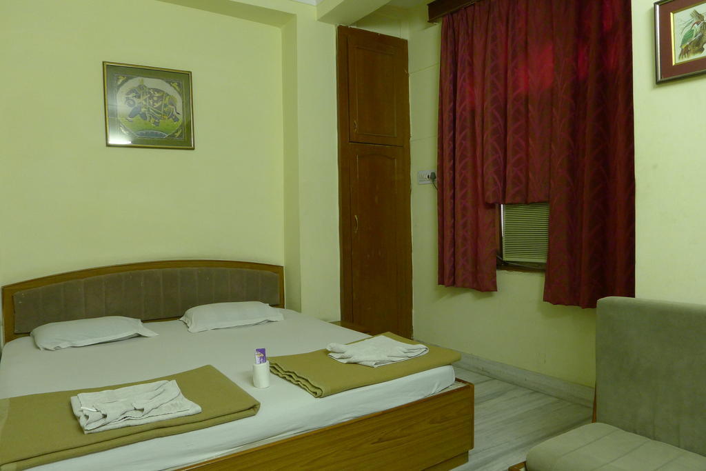 Готель Kiran Palace Удайпур Екстер'єр фото